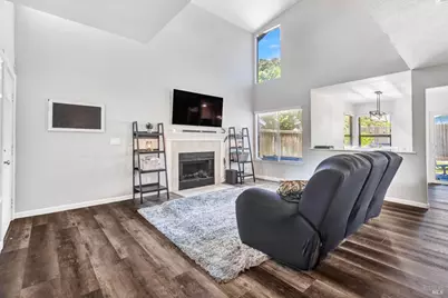 127 American Way, Vacaville, CA 95687 - Photo 2