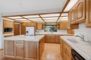 14 Tenaya Ln, Novato, CA 94947 - Photo 8