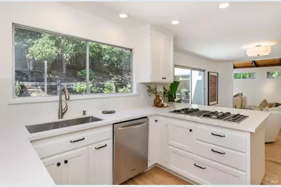 129 Robinhood Drive, San Rafael, CA 94901 - Photo 10