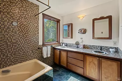 21200 Orr Springs Road, Ukiah, CA 95480 - Photo 24