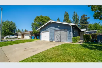 148 Woodbury Circle, Vacaville, CA 95687 - Photo 2