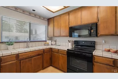 1170 Woodman Way, Dixon, CA 95620 - Photo 16