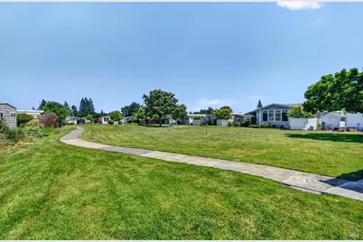 146 Stratford Way, Santa Rosa, CA 95401 - Photo 38