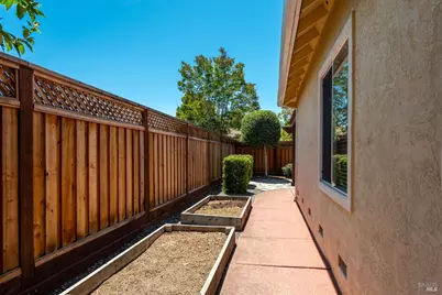 1040 Elsbree Lane, Windsor, CA 95492 - Photo 36
