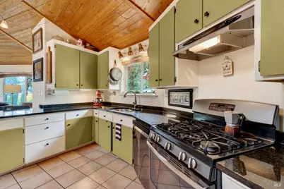 13885 Mountain House Road, Hopland, CA 95449 - Photo 24