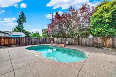 573 Westwood Court, Vacaville, CA 95688 - Photo 2