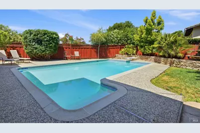33 Manzano Court, Novato, CA 94945 - Photo 2