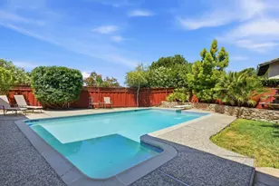 33 Manzano Ct, Novato, CA 94945 - Photo 2