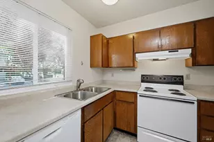 498 Santa Alicia Dr, Rohnert Park, CA 94928 - Photo 2