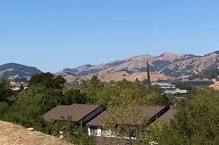 69 Village Cir, San Rafael, CA 94903 - Photo 12