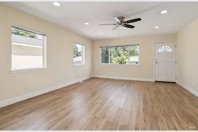 1135 4th Street, Novato, CA 94945 - Photo 6