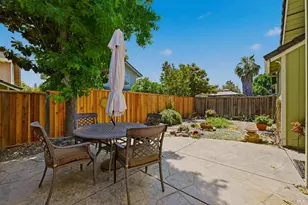 105 Freedom Ct, Vacaville, CA 95687 - Photo 18