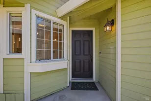 105 Freedom Ct, Vacaville, CA 95687 - Photo 2