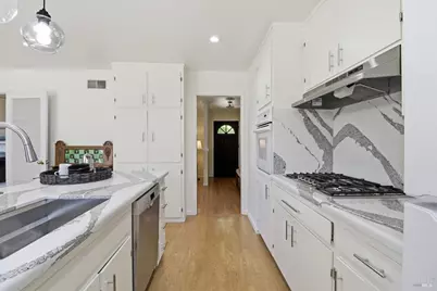 131 Grande Vista, Novato, CA 94947 - Photo 12