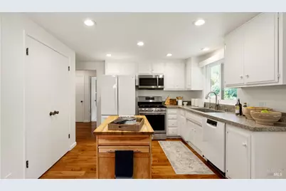 6860 Oak Leaf Drive, Santa Rosa, CA 95409 - Photo 12