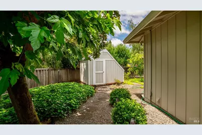 6860 Oak Leaf Drive, Santa Rosa, CA 95409 - Photo 30