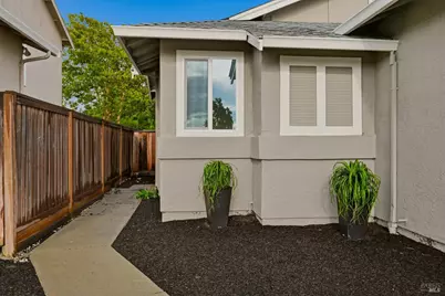 1045 Camellia Lane, Suisun City, CA 94585 - Photo 24