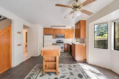 7408 Maximillian Place, Rohnert Park, CA 94928 - Photo 8