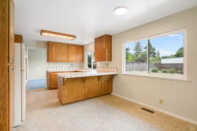 717 Glenhill Court, Novato, CA 94947 - Photo 8