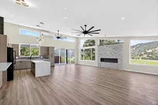 868 Sanel Dr, Ukiah, CA 95482 - Photo 2