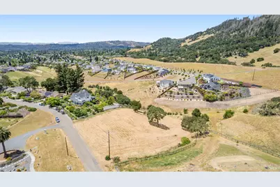 5757 Futura Way, Santa Rosa, CA 95409 - Photo 2