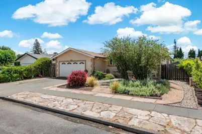 1615 Bryce Court, Napa, CA 94558 - Photo 2