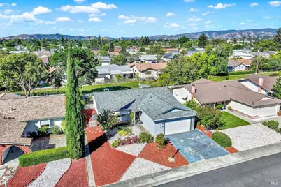 175 Carlsbad Circle, Vacaville, CA 95687 - Photo 6