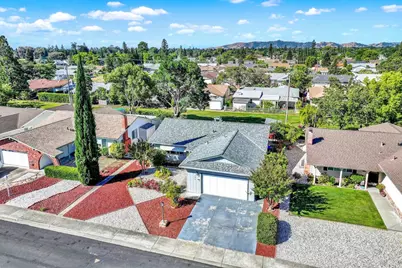 175 Carlsbad Circle, Vacaville, CA 95687 - Photo 4