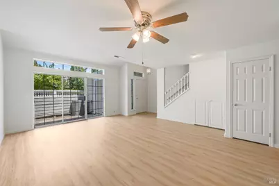 718 W Jasmine Circle, Santa Rosa, CA 95407 - Photo 2