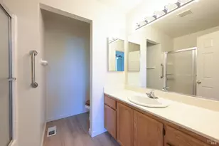 718 W Jasmine Cir, Santa Rosa, CA 95407 - Photo 14
