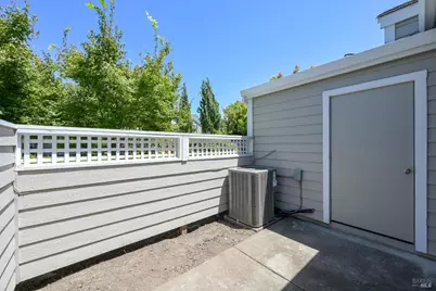 718 W Jasmine Circle, Santa Rosa, CA 95407 - Photo 16