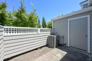 718 W Jasmine Cir, Santa Rosa, CA 95407 - Photo 16