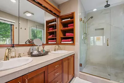22200 Puccioni Road, Healdsburg, CA 95448 - Photo 18