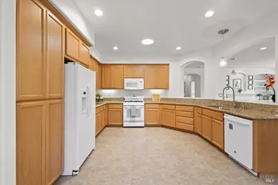 9240 Oak Trail Circle, Santa Rosa, CA 95409 - Photo 16