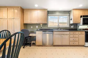 113 Valley Oaks Dr, Santa Rosa, CA 95409 - Photo 20