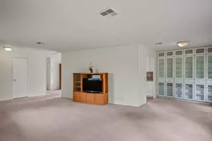 800 Las Palmas Ave, Novato, CA 94949 - Photo 2