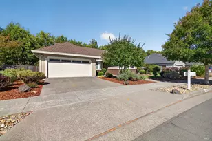 4795 Hillsboro Cir, Santa Rosa, CA 95405 - Photo 4