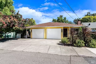 327 Plaza Street, Healdsburg, CA 95448 - Photo 2
