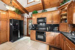 22540 Hutchinson Rd, Los Gatos, CA 95033 - Photo 16