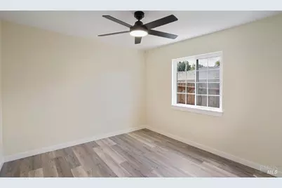 420 Gillcrest Avenue, Vallejo, CA 94591 - Photo 18