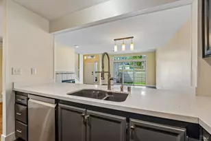 567 E Jasmine Cir, Santa Rosa, CA 95407 - Photo 8
