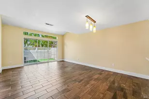 567 E Jasmine Cir, Santa Rosa, CA 95407 - Photo 4