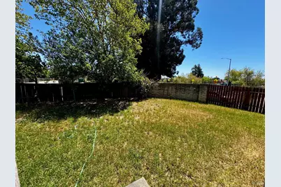 1001 Camellia Court, Suisun City, CA 94585 - Photo 6