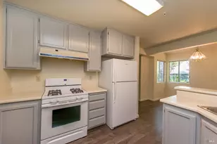 7 Meridian Cir, Rohnert Park, CA 94928 - Photo 8