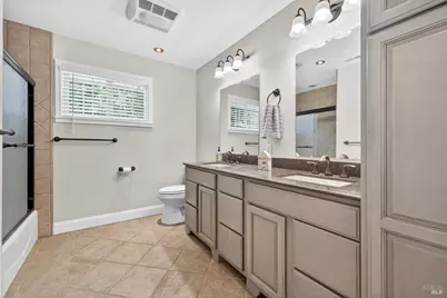 10999 Old Redwood Highway, Windsor, CA 95492 - Photo 32