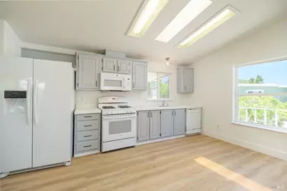 209 Yosemite Road, San Rafael, CA 94903 - Photo 4