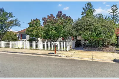 651 Russell Avenue, Santa Rosa, CA 95403 - Photo 2