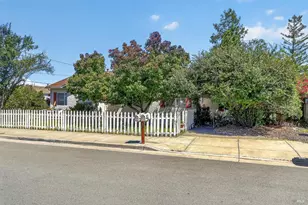 651 Russell Ave, Santa Rosa, CA 95403 - Photo 2