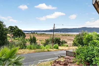705 E 6th Street, Benicia, CA 94510 - Photo 26