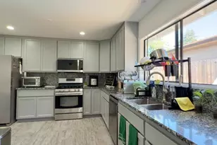 1858 Hemlock St, Napa, CA 94559 - Photo 10